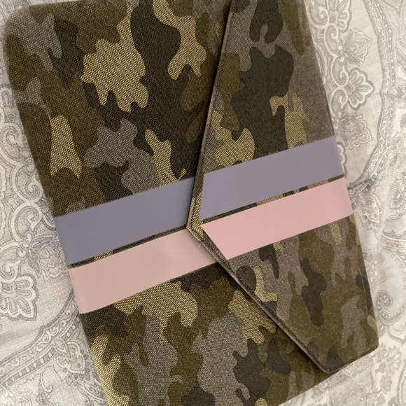 Stella & Dot Bellamy Clutch New Without Tags - Picture 1 of 4